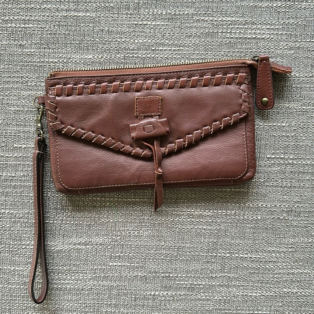 Lucky Brand Wristlet-100% Leather